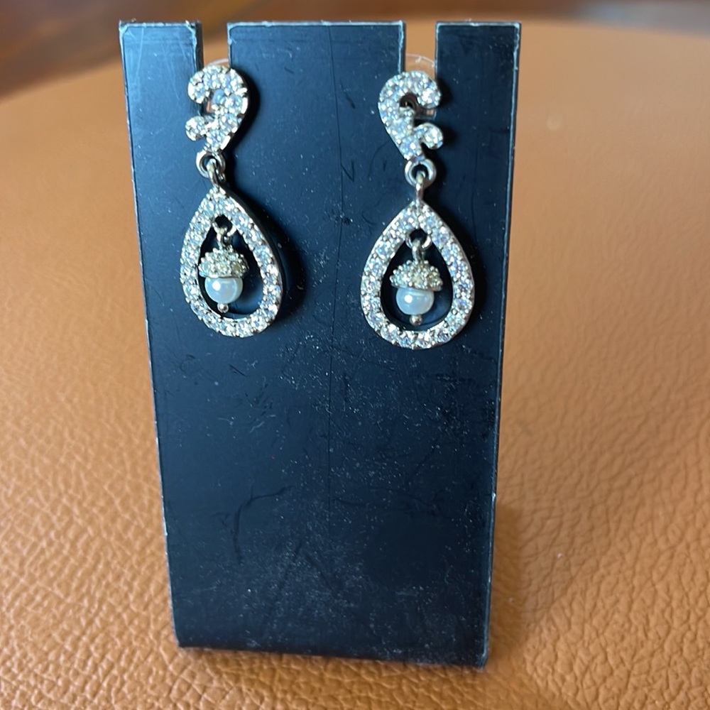 ROYAL WEDDING BRIDAL OAK LEAVES EARRINGS